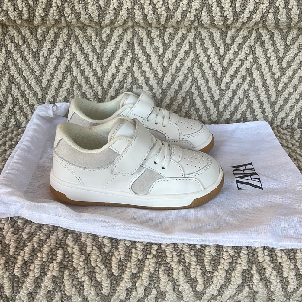 Brand New Baby Toddler ZARA Leather Sneakers - size 8